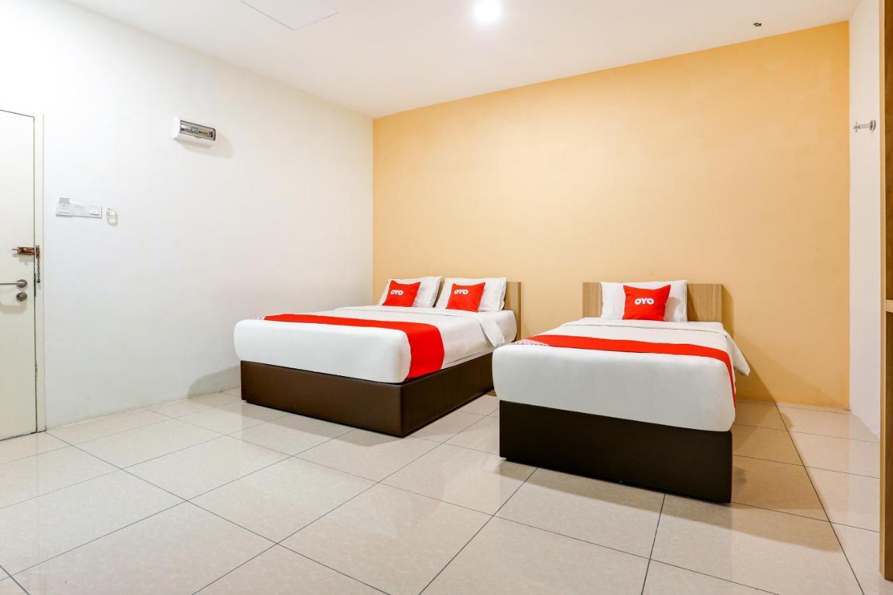 Oyo 89677 Sunflower Hotel Seremban Bagian luar foto