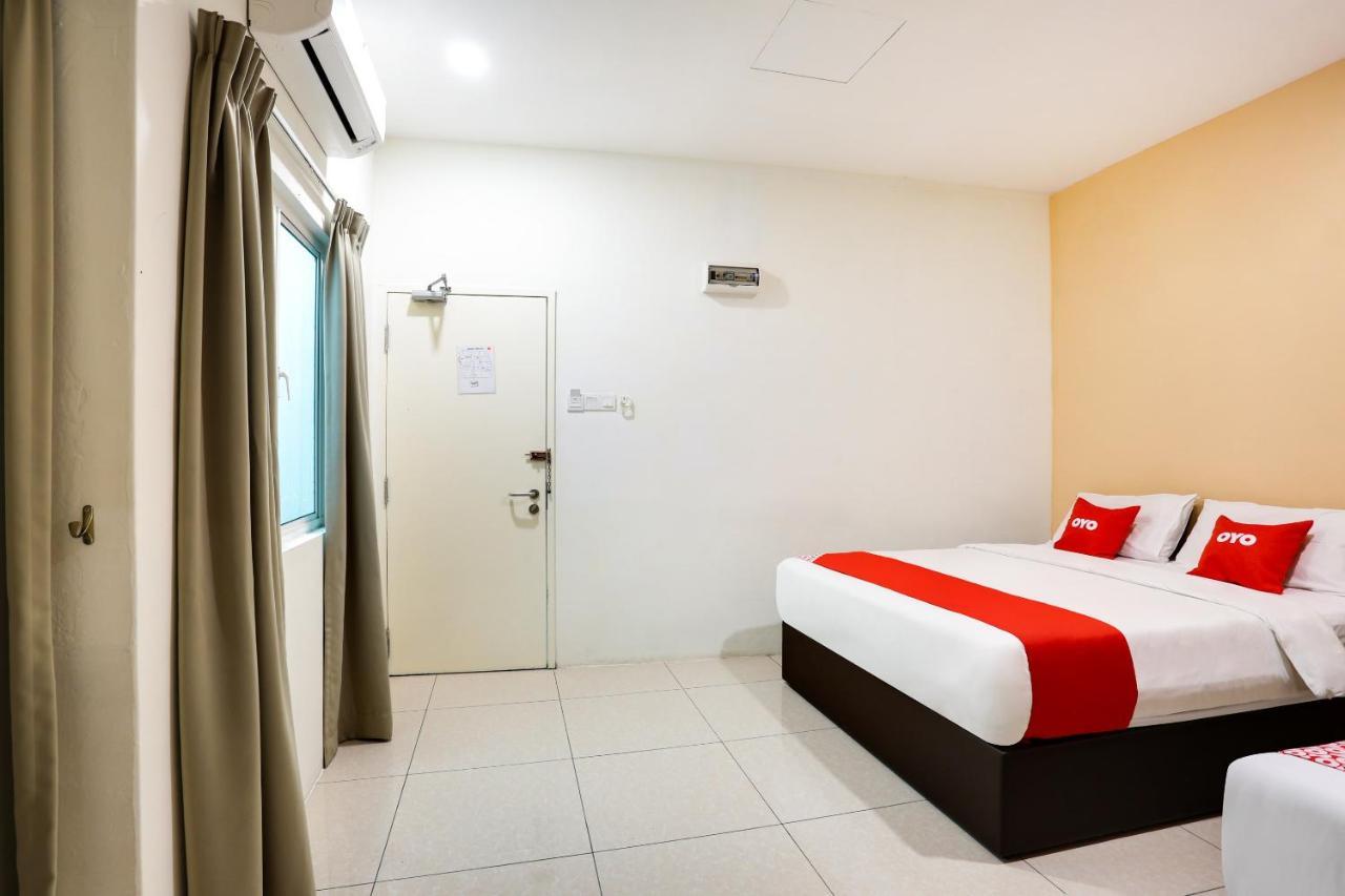Oyo 89677 Sunflower Hotel Seremban Bagian luar foto