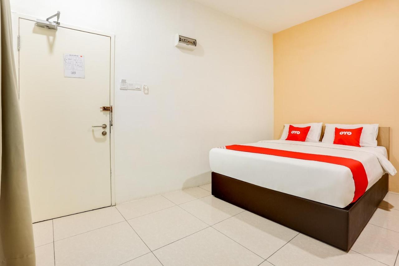 Oyo 89677 Sunflower Hotel Seremban Bagian luar foto
