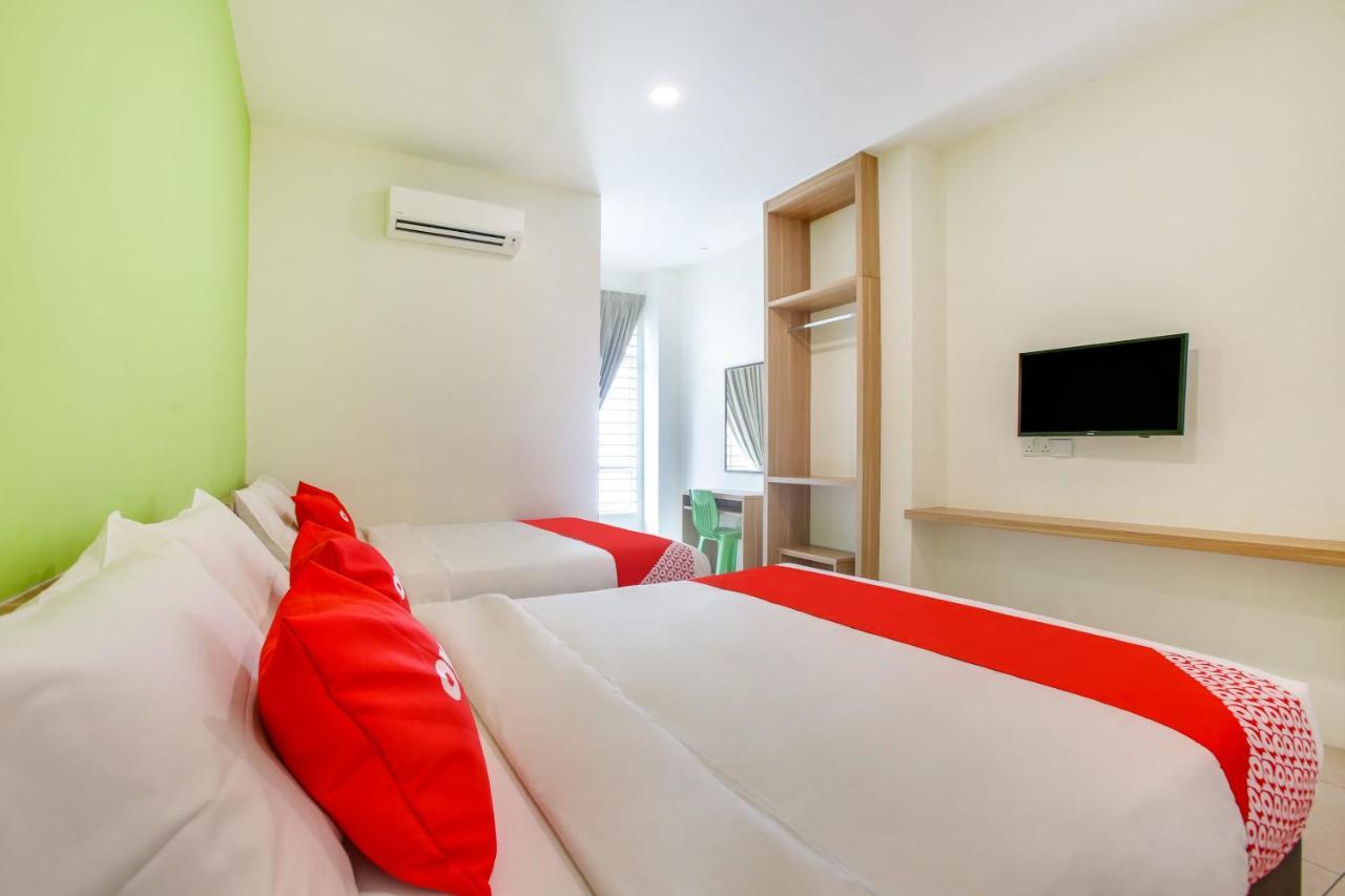 Oyo 89677 Sunflower Hotel Seremban Bagian luar foto