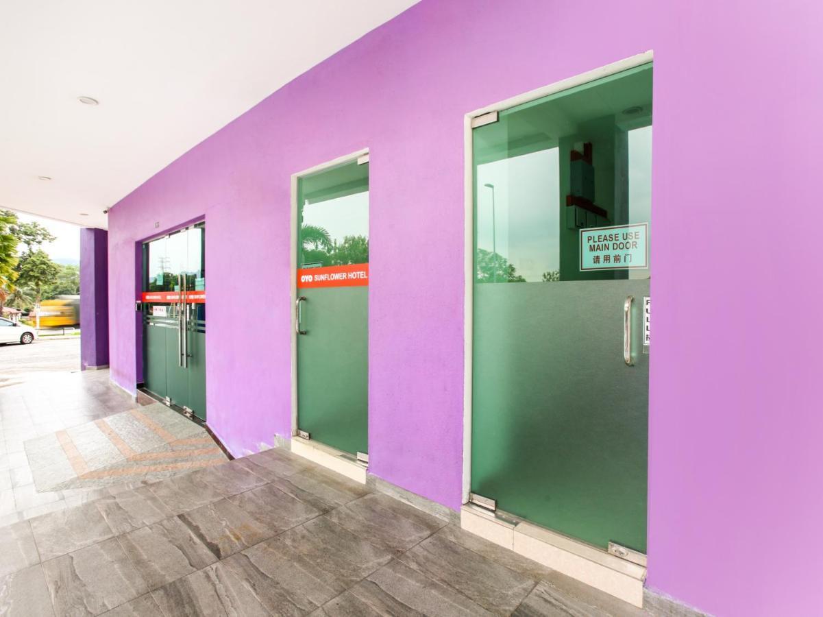 Oyo 89677 Sunflower Hotel Seremban Bagian luar foto
